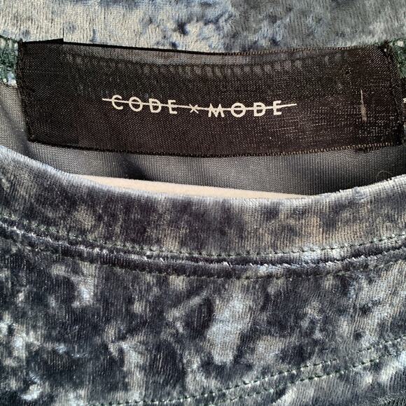 Code x Mode Crushed Velvet Tie Front Top - Picture 7 of 10